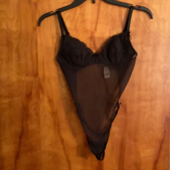 Victoria’s Secret Lace Nylon Teddie - Picture 2 of 7